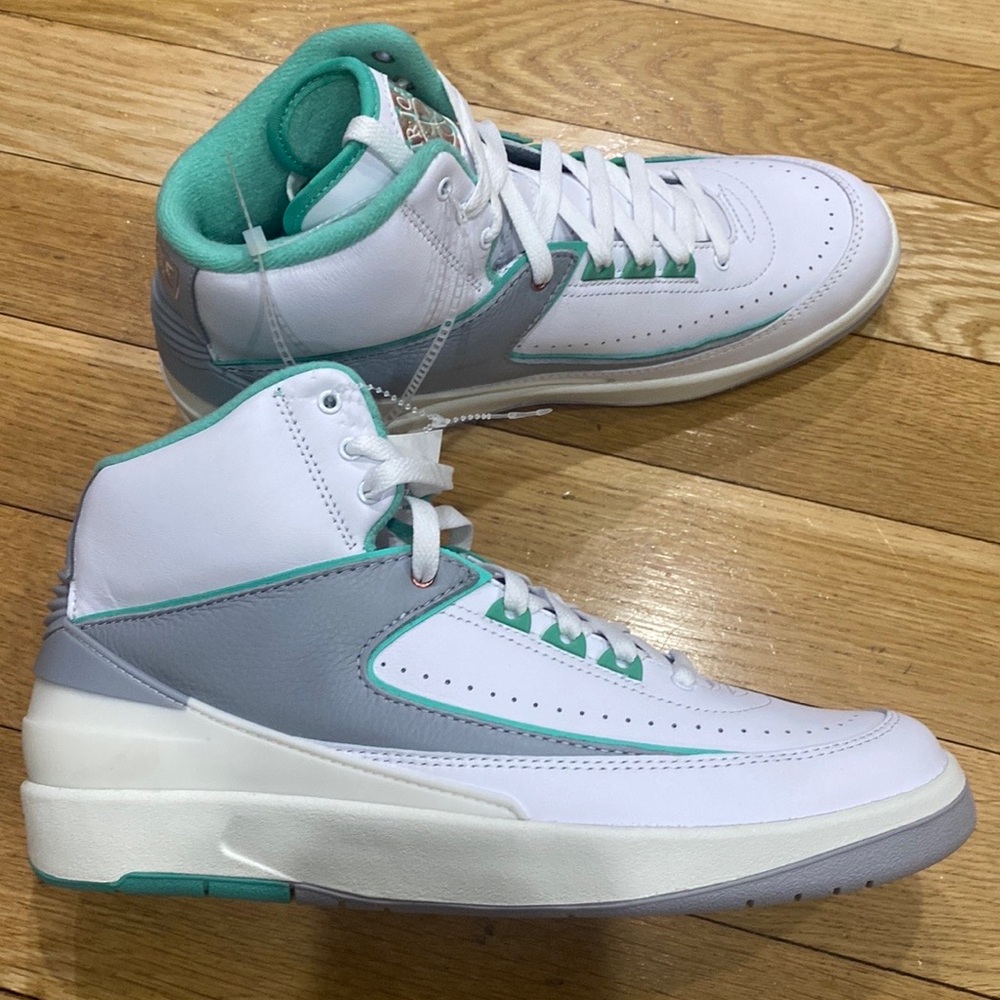 Jordan Air Jordan 2 Retro unisex Leather shoes.